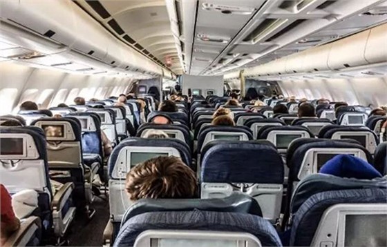 飞机客舱最脏的地方在哪里？看完触目惊心！