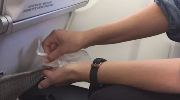 飞机客舱最脏的地方在哪里？看完触目惊心！